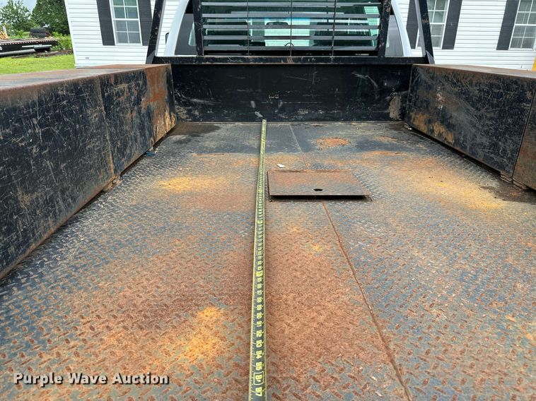 image for item DP3153 2013 GMC Sierra 3500HD  Crew Cab flatbed pickup truck