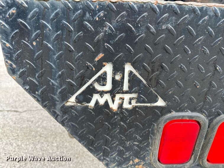 image for item DP3153 2013 GMC Sierra 3500HD  Crew Cab flatbed pickup truck