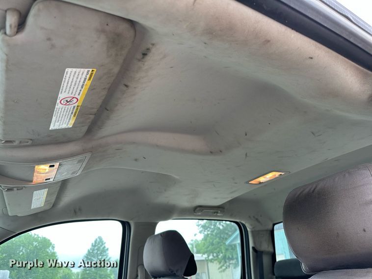 image for item DP3153 2013 GMC Sierra 3500HD  Crew Cab flatbed pickup truck