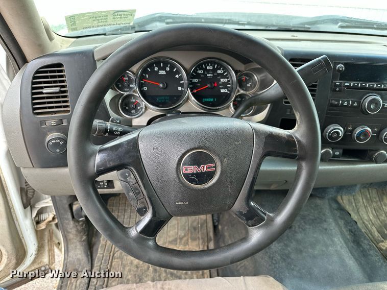 image for item DP3153 2013 GMC Sierra 3500HD  Crew Cab flatbed pickup truck