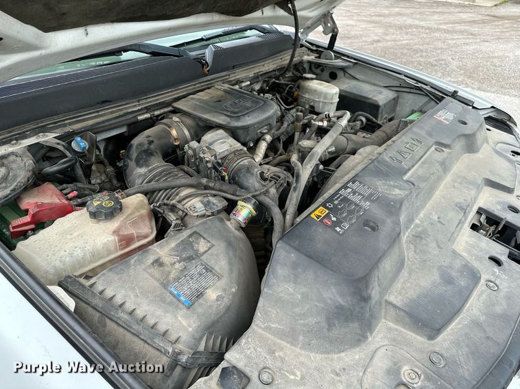 image for item DP3153 2013 GMC Sierra 3500HD  Crew Cab flatbed pickup truck