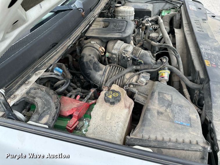 image for item DP3153 2013 GMC Sierra 3500HD  Crew Cab flatbed pickup truck