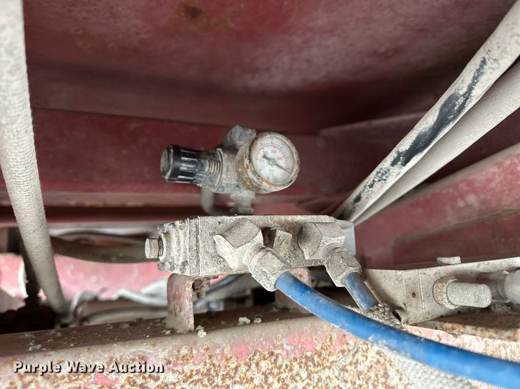 image for item DP3154 2008 Hilbilt Mongoose  end dump trailer