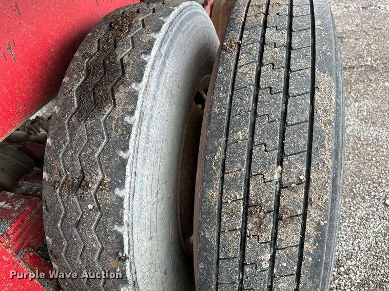 image for item DP3154 2008 Hilbilt Mongoose  end dump trailer