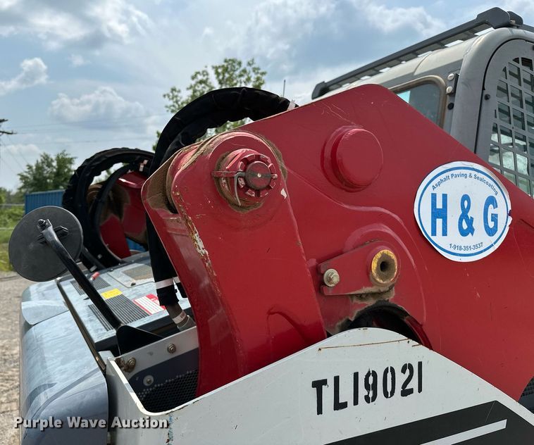 image for item DP3164 2019 Takeuchi TL12V2  tracked skid steer loader