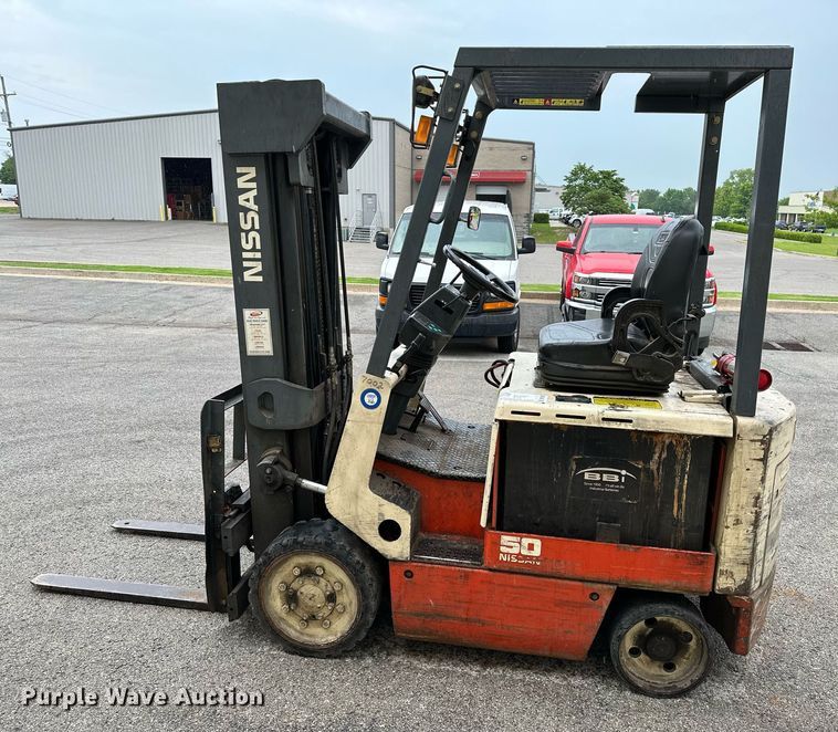 image for item DP3165 Nissan 50  forklift