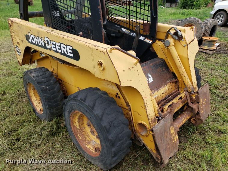 image for item DP7904 2004 John Deere 240 Series II  skid steer loader