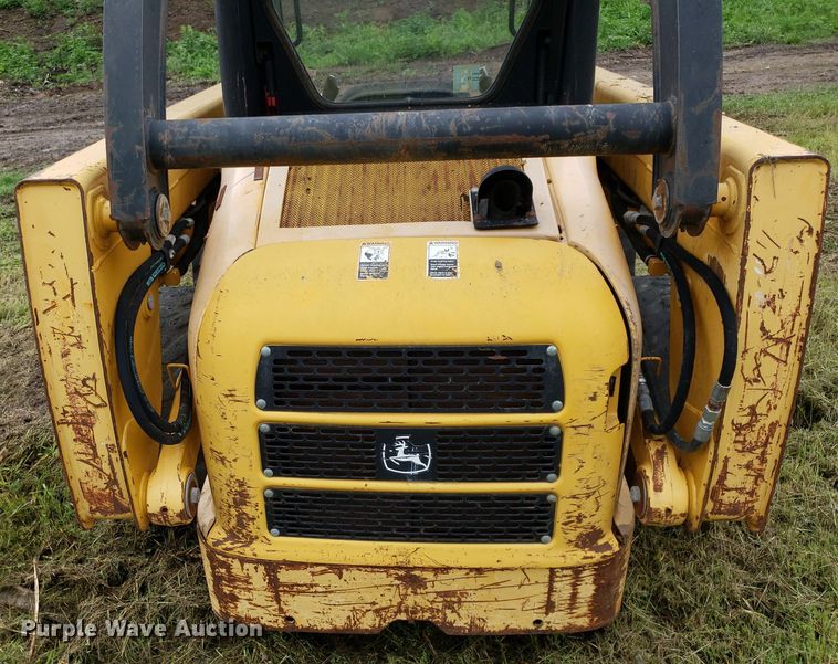 image for item DP7904 2004 John Deere 240 Series II  skid steer loader