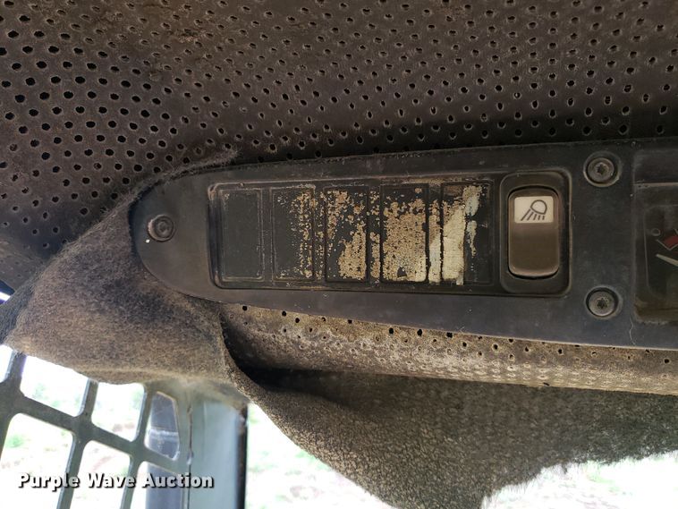 image for item DP7904 2004 John Deere 240 Series II  skid steer loader