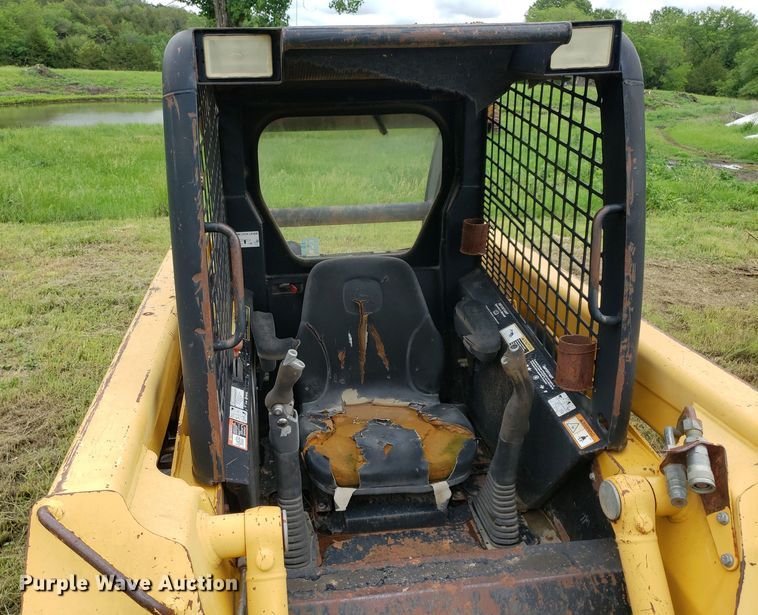 image for item DP7904 2004 John Deere 240 Series II  skid steer loader