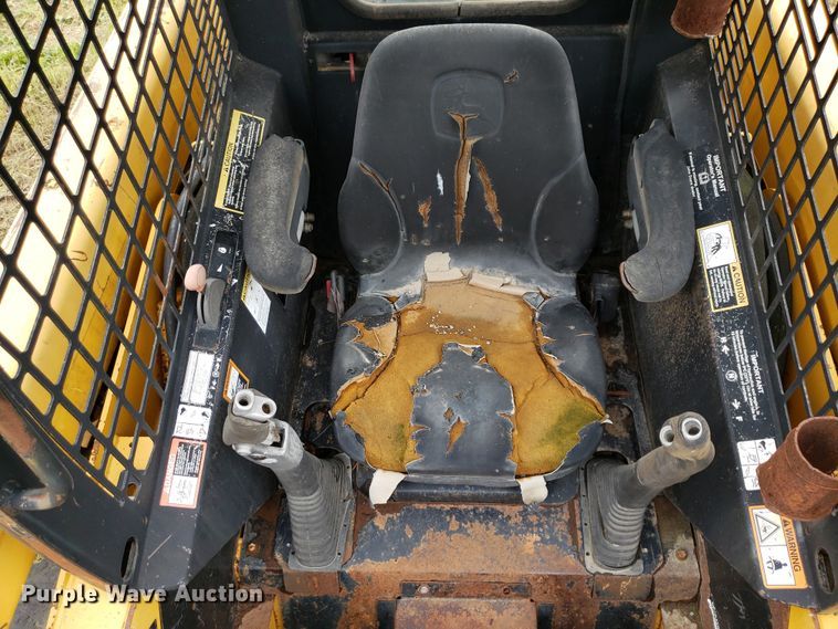 image for item DP7904 2004 John Deere 240 Series II  skid steer loader