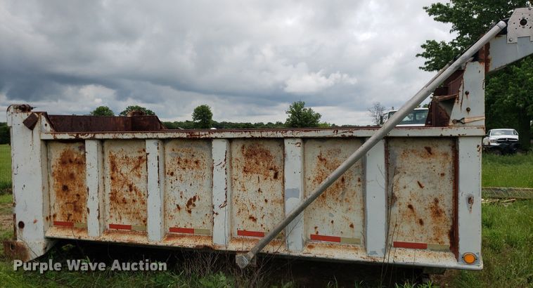 image for item DP7906 1999 BMT-400  dump bed