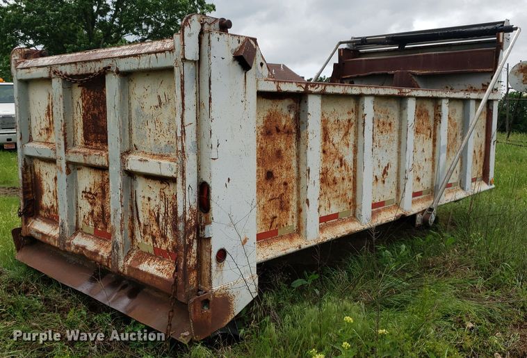image for item DP7906 1999 BMT-400  dump bed