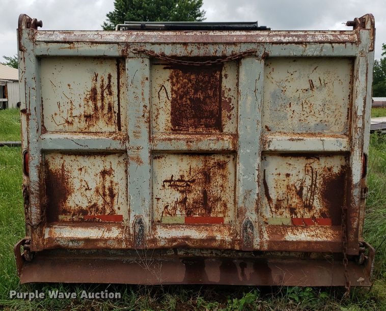 image for item DP7906 1999 BMT-400  dump bed