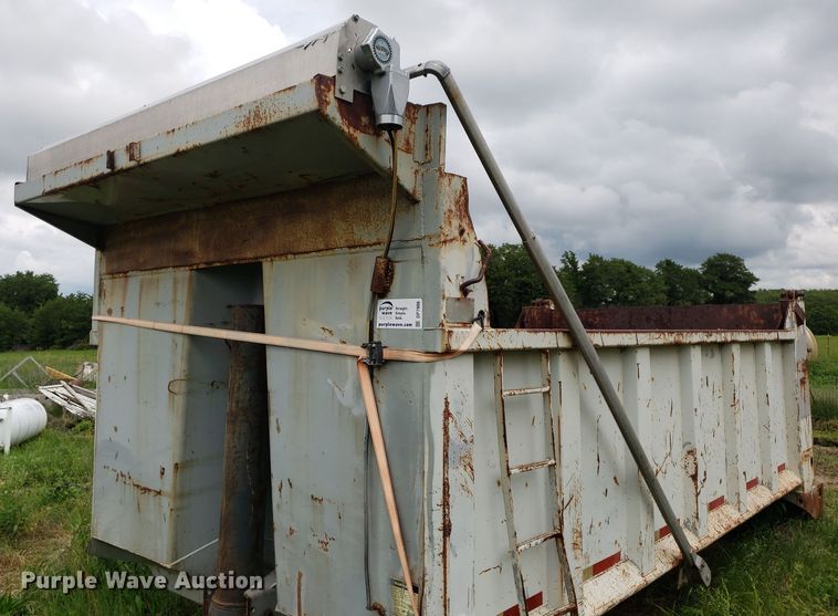 image for item DP7906 1999 BMT-400  dump bed