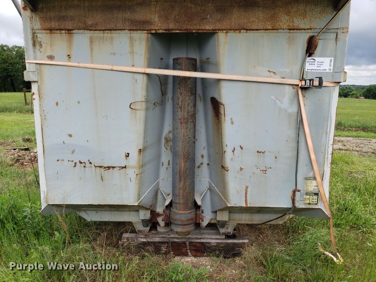 image for item DP7906 1999 BMT-400  dump bed