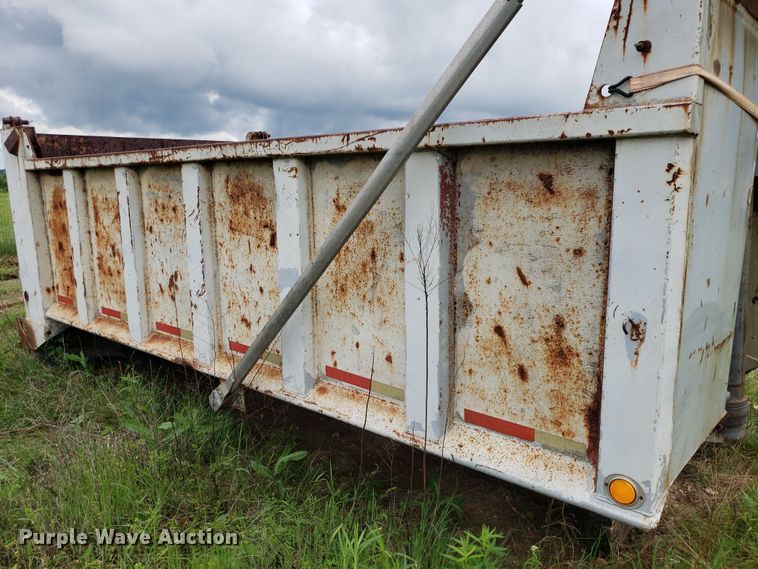 image for item DP7906 1999 BMT-400  dump bed