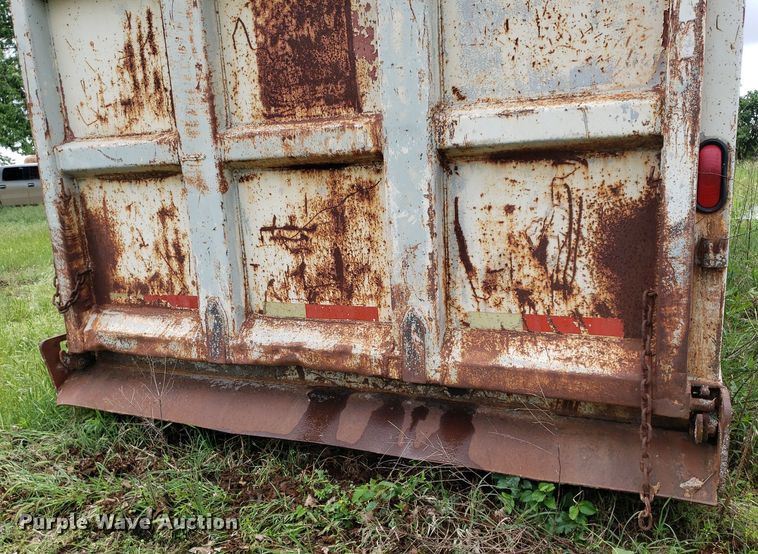 image for item DP7906 1999 BMT-400  dump bed