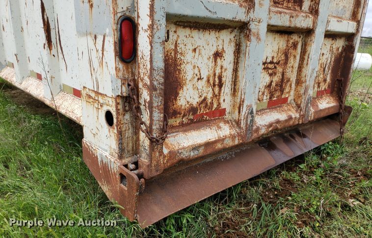 image for item DP7906 1999 BMT-400  dump bed