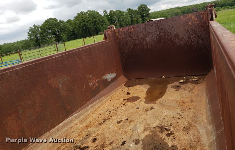 image for item DP7906 1999 BMT-400  dump bed