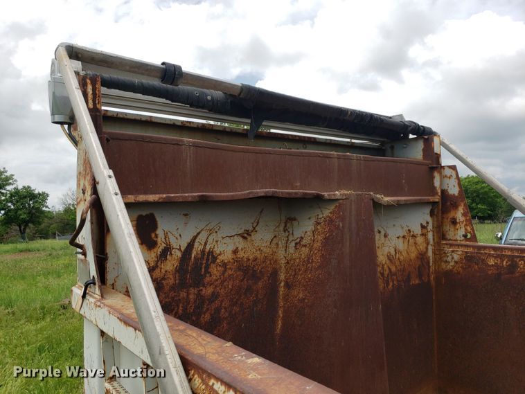 image for item DP7906 1999 BMT-400  dump bed
