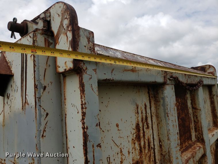 image for item DP7906 1999 BMT-400  dump bed