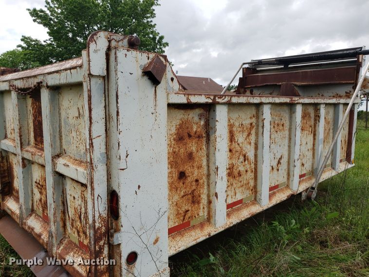 image for item DP7906 1999 BMT-400  dump bed