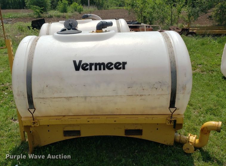 image for item DP7933 (2) Vermeer poly tanks