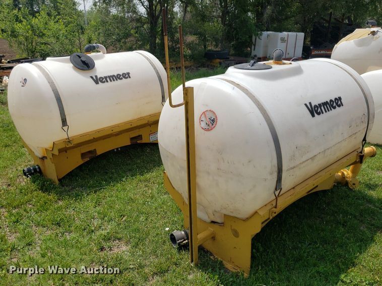 image for item DP7933 (2) Vermeer poly tanks