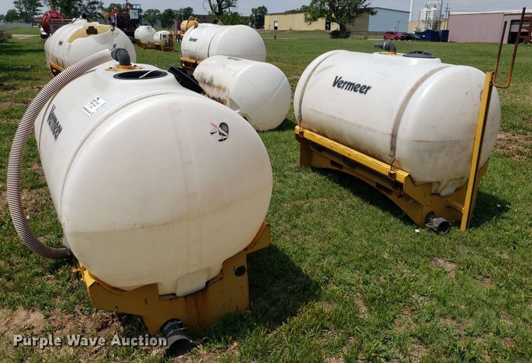 image for item DP7933 (2) Vermeer poly tanks