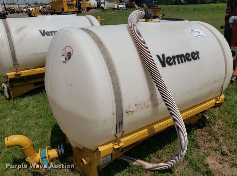 image for item DP7933 (2) Vermeer poly tanks