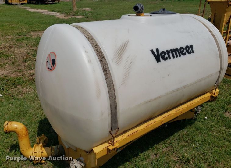 image for item DP7933 (2) Vermeer poly tanks