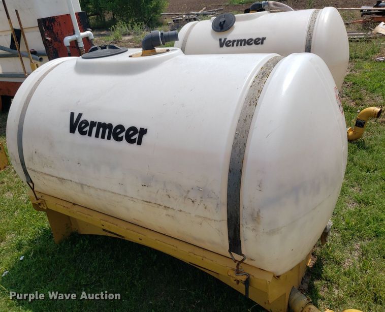 image for item DP7933 (2) Vermeer poly tanks