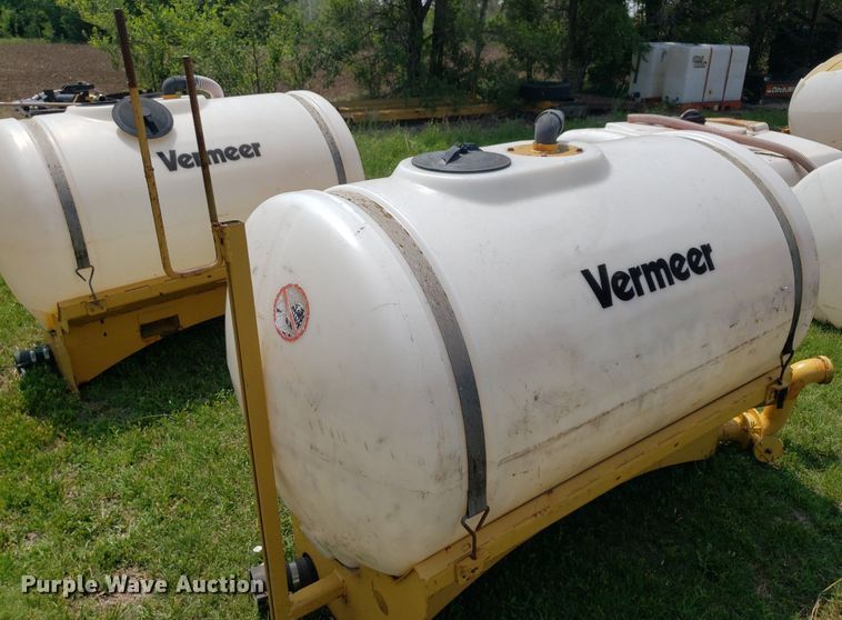 image for item DP7933 (2) Vermeer poly tanks