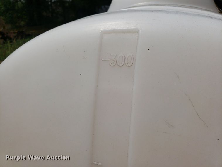 image for item DP7933 (2) Vermeer poly tanks