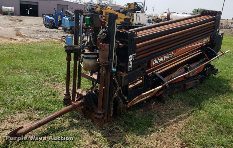 image for item DP7941 2004 Ditch Witch JT1220 Mach 1  directional boring unit