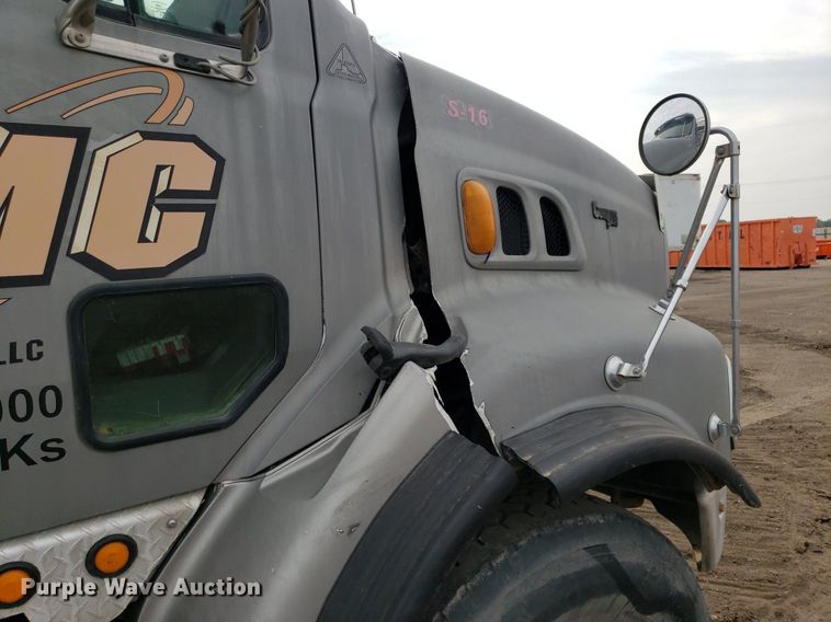 image for item DP7951 2000 Sterling L/LT9500  dump truck