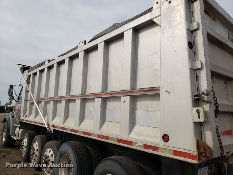 image for item DP7951 2000 Sterling L/LT9500  dump truck