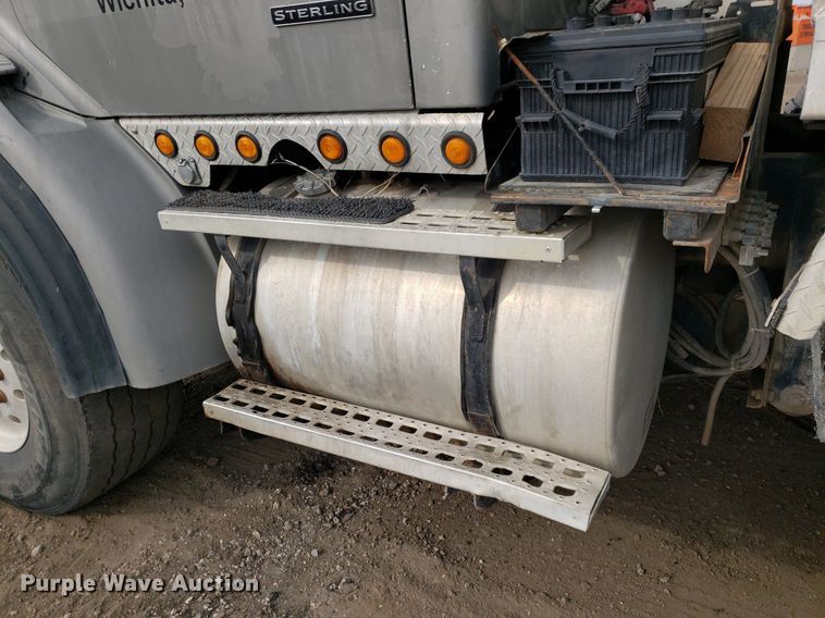 image for item DP7951 2000 Sterling L/LT9500  dump truck