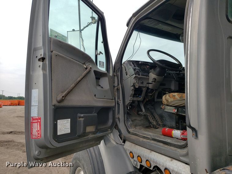 image for item DP7951 2000 Sterling L/LT9500  dump truck