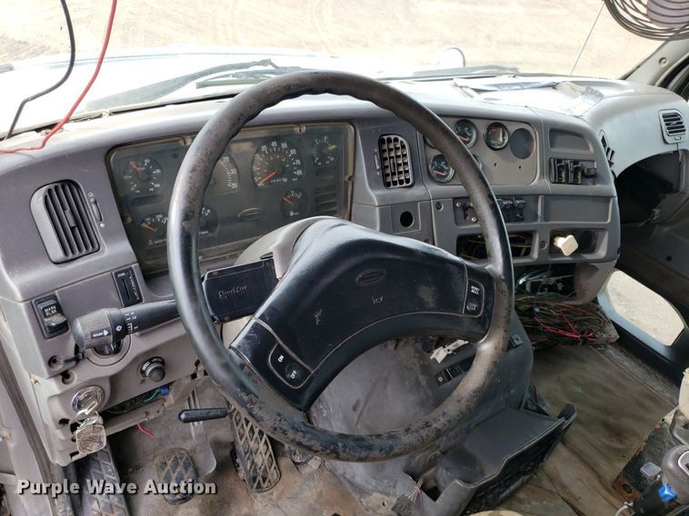 image for item DP7951 2000 Sterling L/LT9500  dump truck