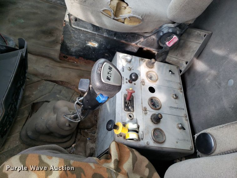 image for item DP7951 2000 Sterling L/LT9500  dump truck