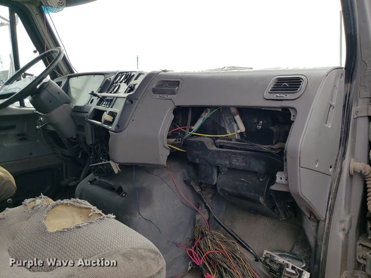 image for item DP7951 2000 Sterling L/LT9500  dump truck