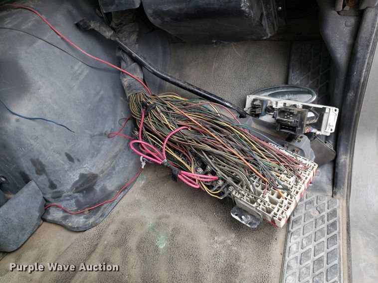 image for item DP7951 2000 Sterling L/LT9500  dump truck