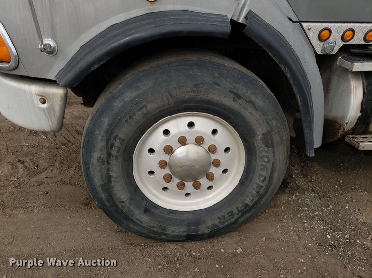 image for item DP7951 2000 Sterling L/LT9500  dump truck