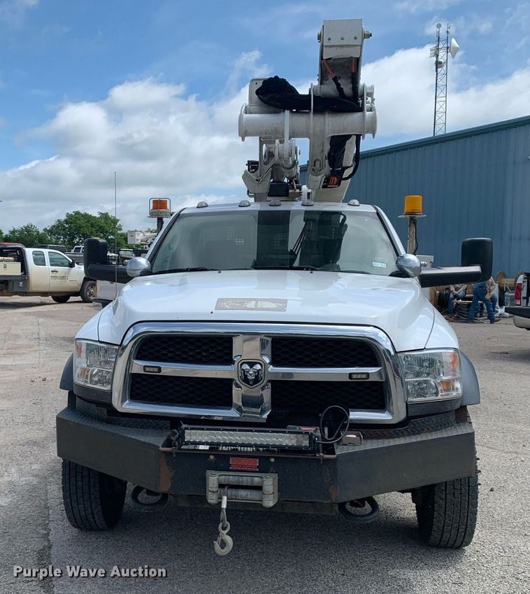 image for item DP8648 2017 Dodge Ram 5500HD  bucket truck