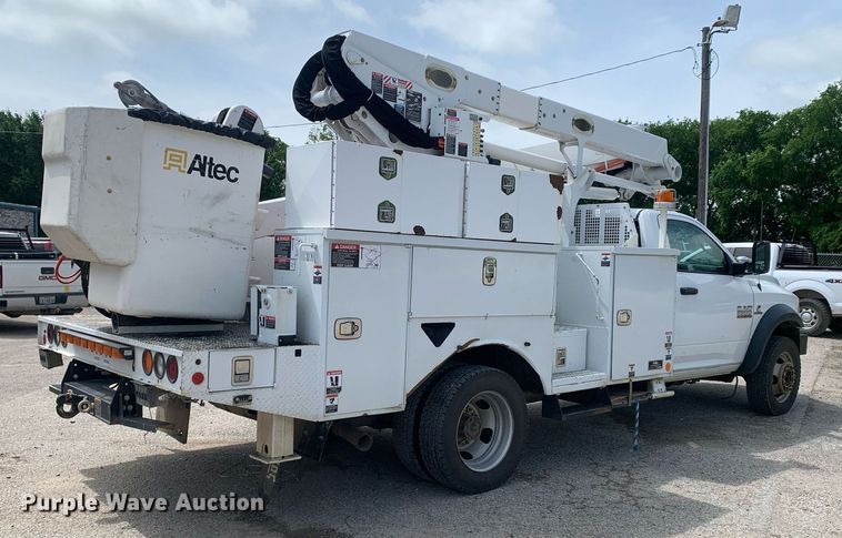image for item DP8648 2017 Dodge Ram 5500HD  bucket truck