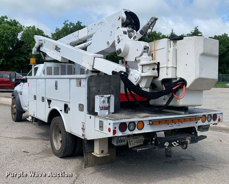 image for item DP8648 2017 Dodge Ram 5500HD  bucket truck