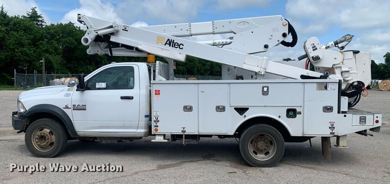 image for item DP8648 2017 Dodge Ram 5500HD  bucket truck