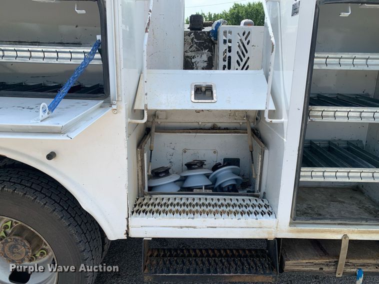 image for item DP8648 2017 Dodge Ram 5500HD  bucket truck